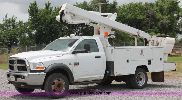 image for item K8848 2011 Dodge Ram 5500 HD bucket truck