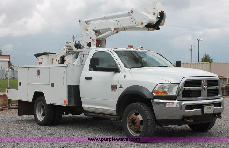 image for item K8848 2011 Dodge Ram 5500 HD bucket truck