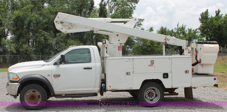 image for item K8848 2011 Dodge Ram 5500 HD bucket truck