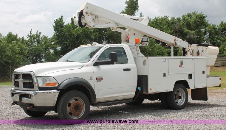 image for item K8848 2011 Dodge Ram 5500 HD bucket truck