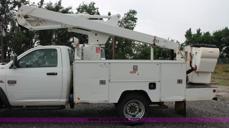image for item K8848 2011 Dodge Ram 5500 HD bucket truck