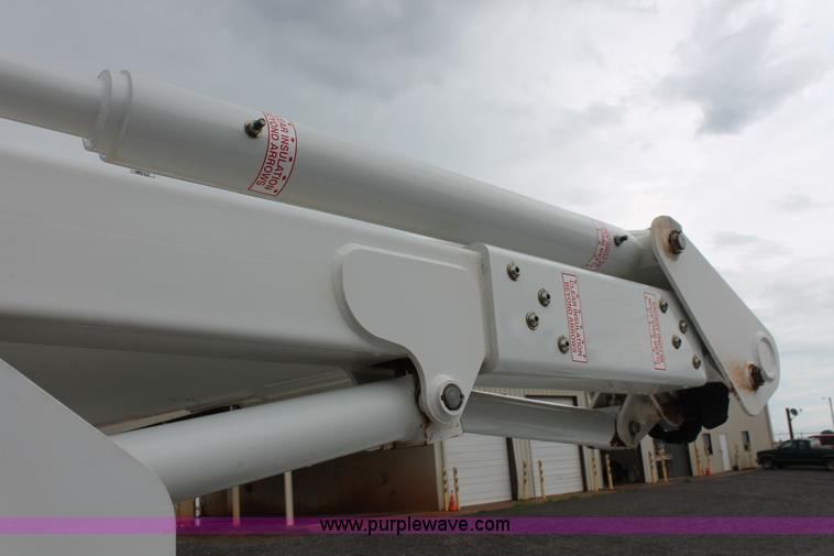 image for item K8848 2011 Dodge Ram 5500 HD bucket truck