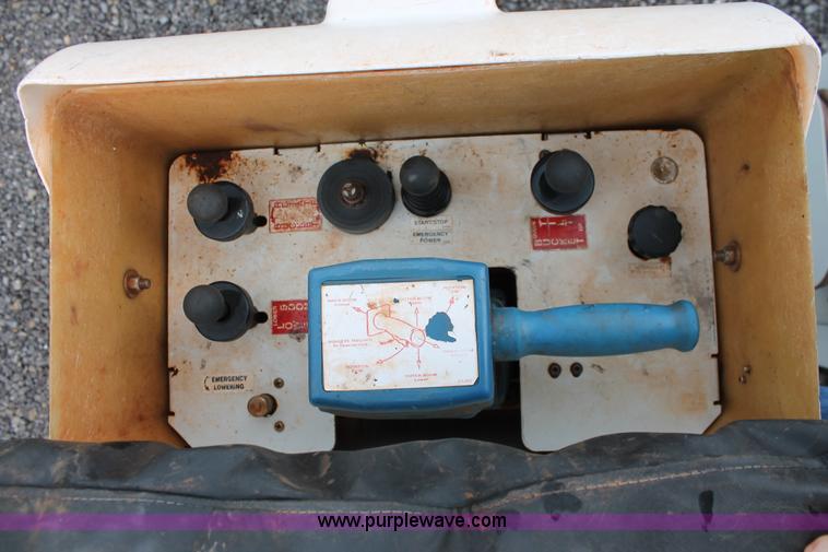 image for item K8848 2011 Dodge Ram 5500 HD bucket truck