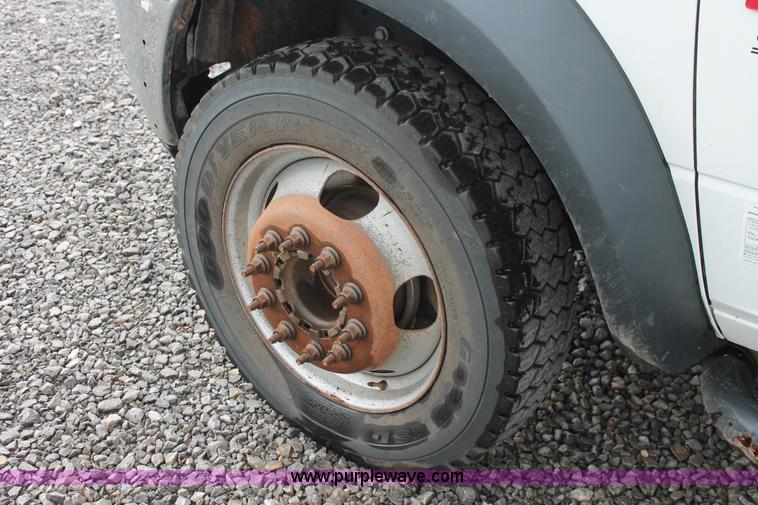 image for item K8848 2011 Dodge Ram 5500 HD bucket truck