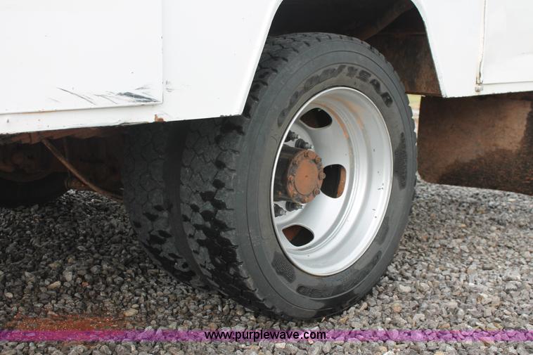 image for item K8848 2011 Dodge Ram 5500 HD bucket truck