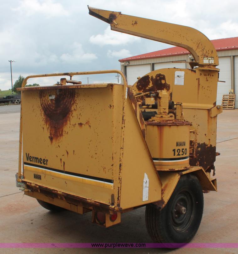image for item K8849 1988 Vermeer 1250 wood chipper