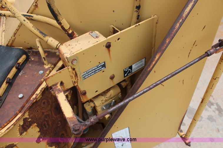 image for item K8849 1988 Vermeer 1250 wood chipper