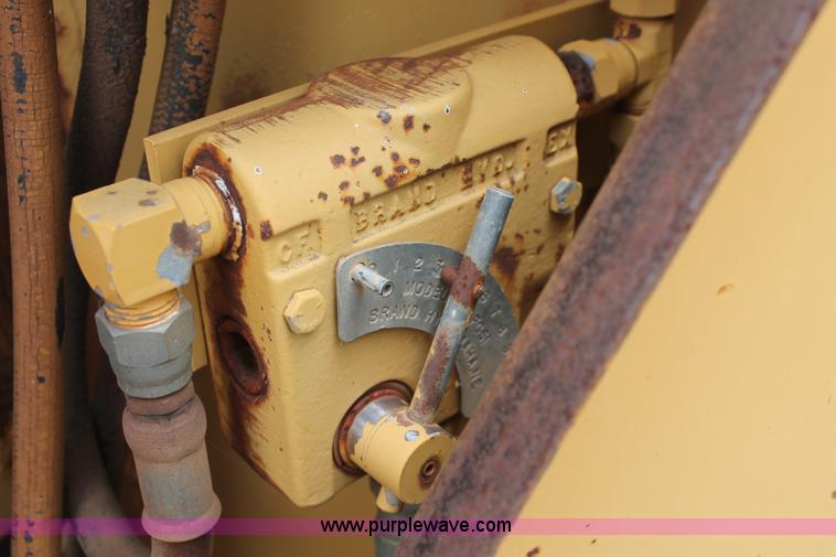 image for item K8849 1988 Vermeer 1250 wood chipper