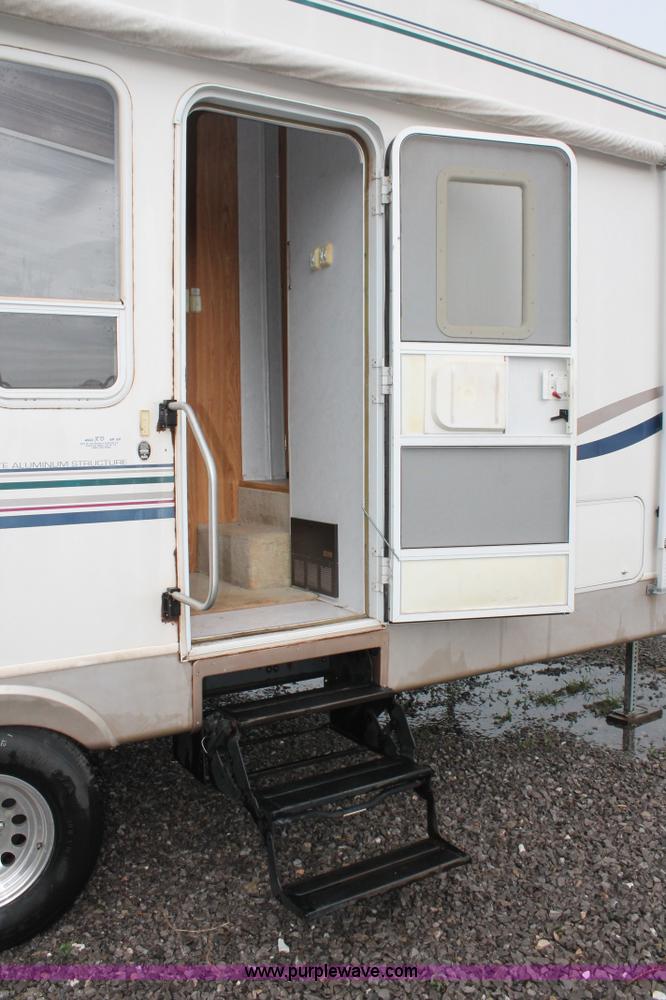 image for item K8852 2000 Cedar Creek camper