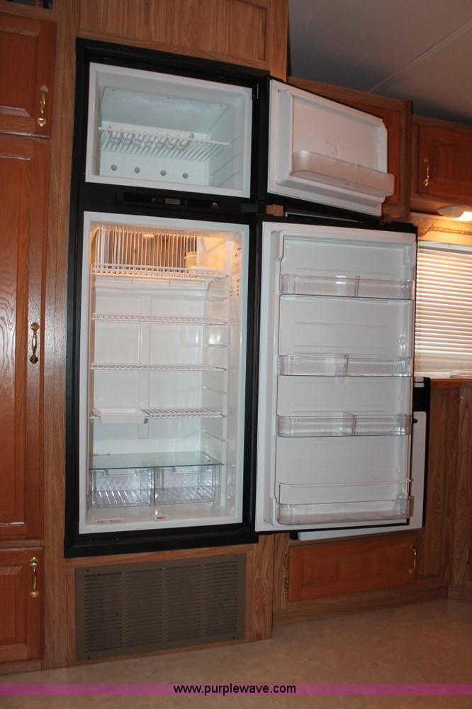 image for item K8852 2000 Cedar Creek camper