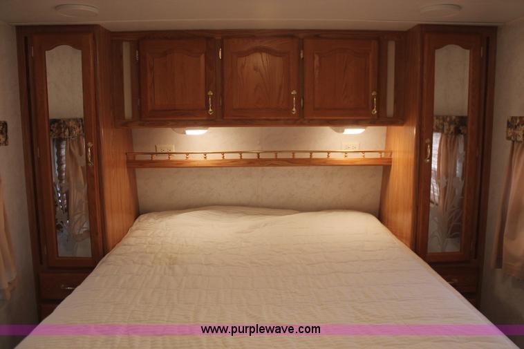 image for item K8852 2000 Cedar Creek camper