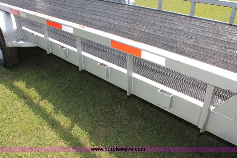 image for item K8853 2008 Neckover FU20X611-7K equipment trailer