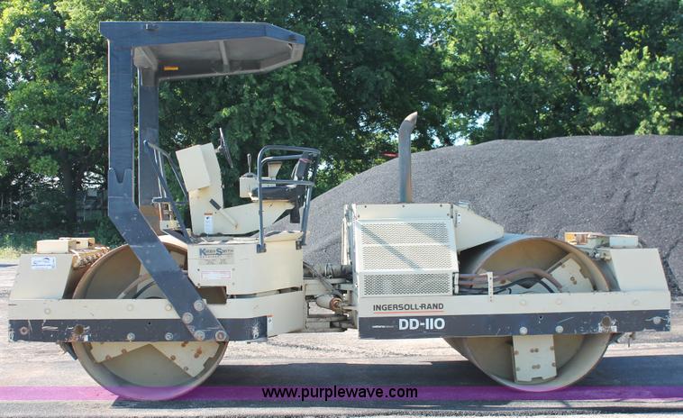 image for item K8862 1997 Ingersoll Rand DD-110 double drum vibratory roller