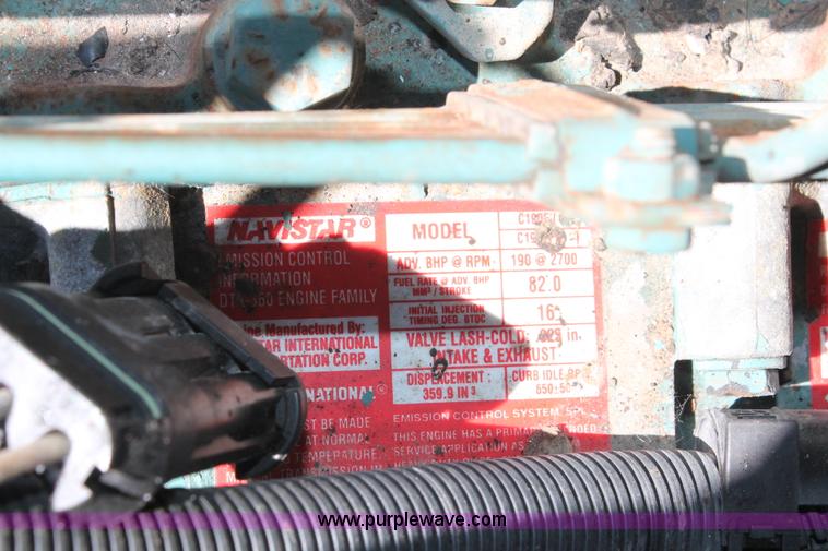 image for item K8868 1993 International 4700 oil distribution truck