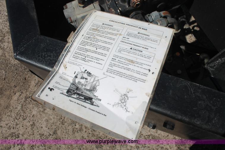 image for item K8868 1993 International 4700 oil distribution truck