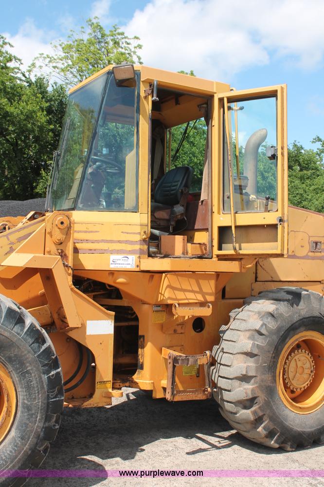 image for item K8869 1992 Case 621 wheel loader