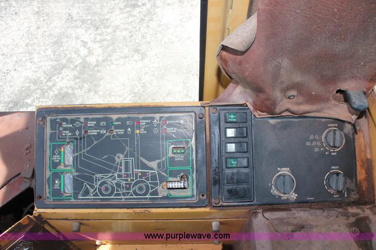 image for item K8869 1992 Case 621 wheel loader