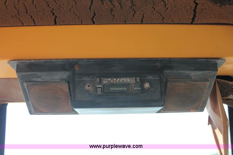 image for item K8869 1992 Case 621 wheel loader