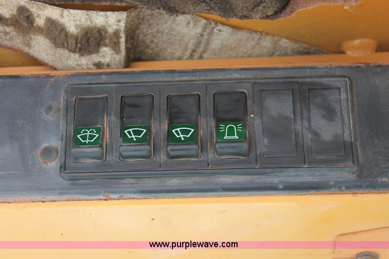 image for item K8869 1992 Case 621 wheel loader