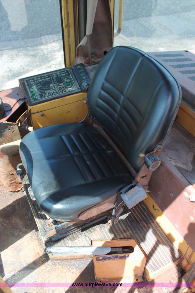 image for item K8869 1992 Case 621 wheel loader