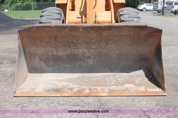 image for item K8869 1992 Case 621 wheel loader