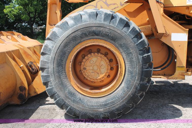 image for item K8869 1992 Case 621 wheel loader