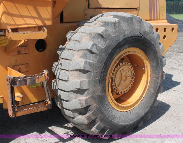 image for item K8869 1992 Case 621 wheel loader