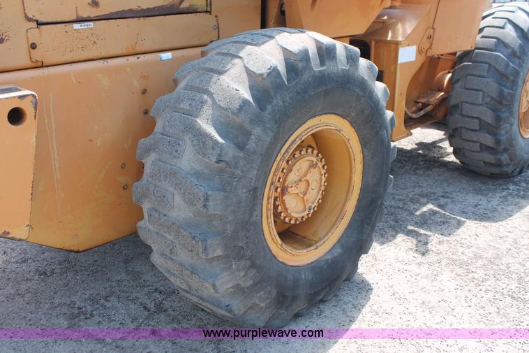 image for item K8869 1992 Case 621 wheel loader
