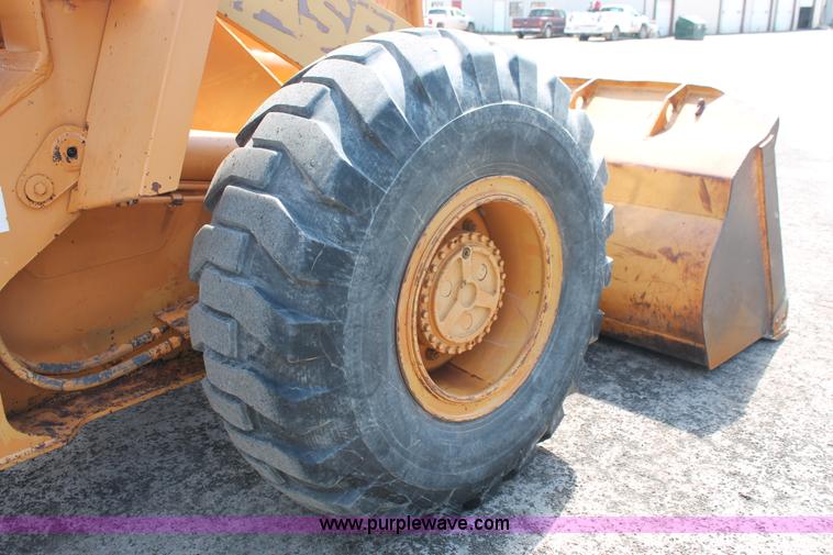 image for item K8869 1992 Case 621 wheel loader