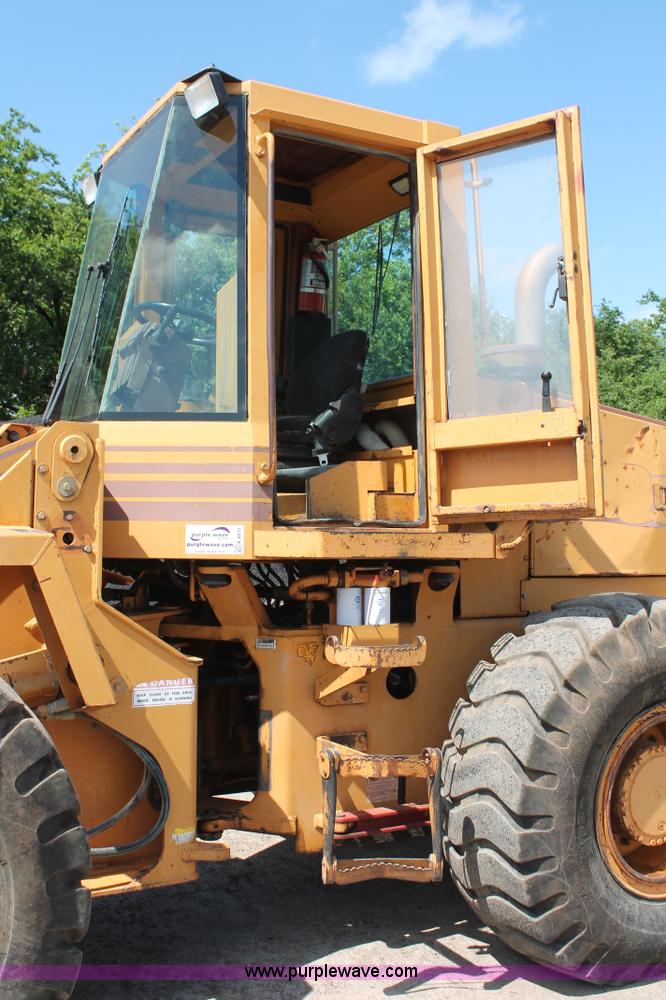 image for item K8870 1995 Case 721B wheel loader
