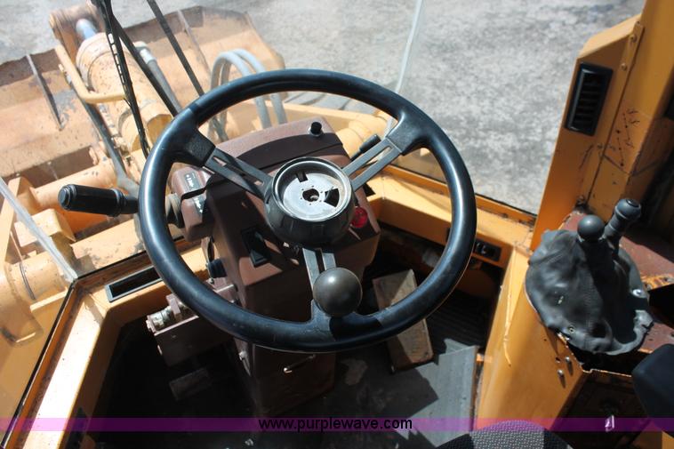 image for item K8870 1995 Case 721B wheel loader