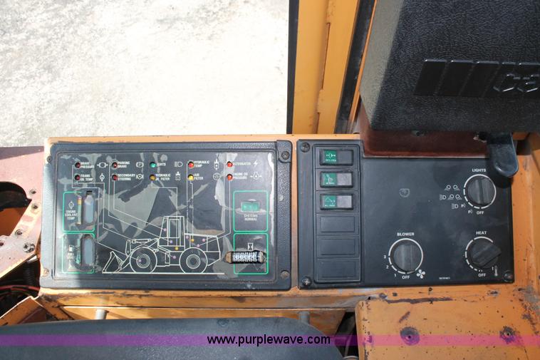 image for item K8870 1995 Case 721B wheel loader