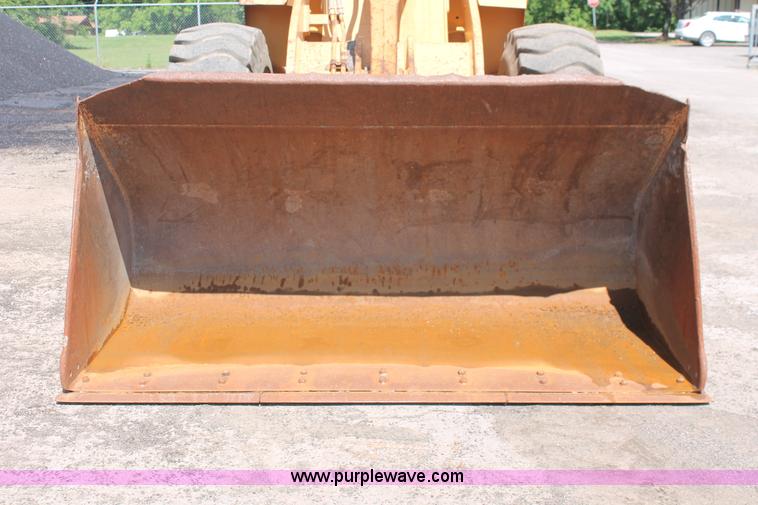 image for item K8870 1995 Case 721B wheel loader