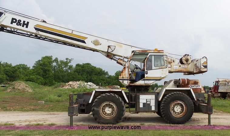 image for item L2039 P & H Omega 122 crane