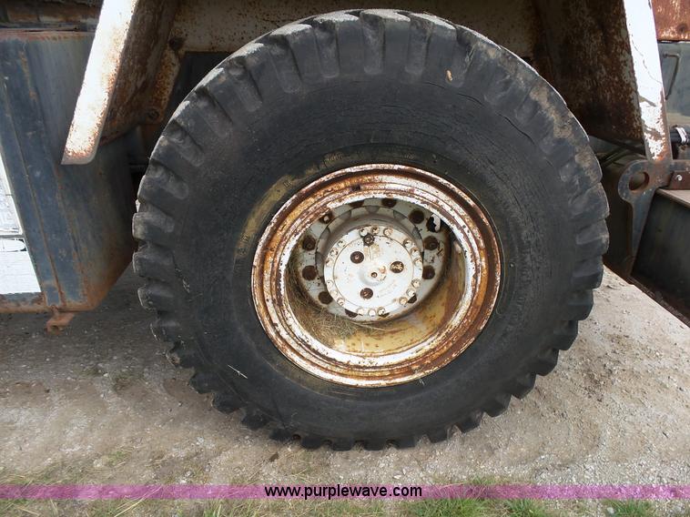 image for item L2039 P & H Omega 122 crane