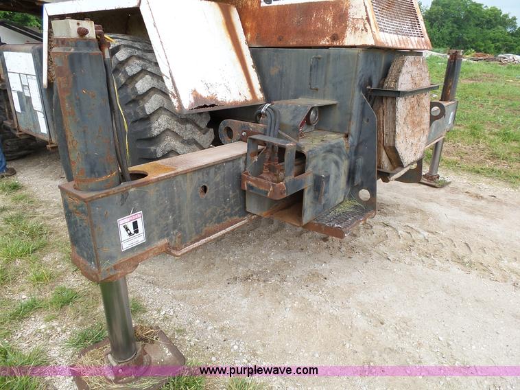 image for item L2039 P & H Omega 122 crane