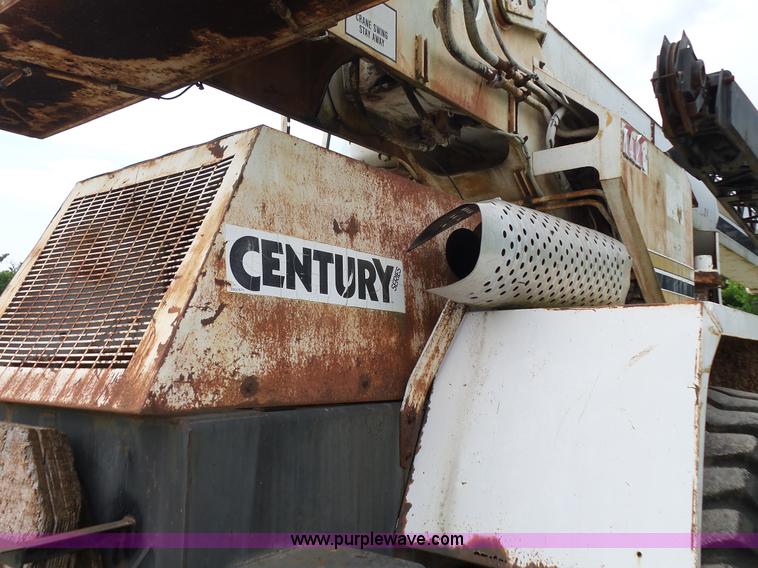 image for item L2039 P & H Omega 122 crane