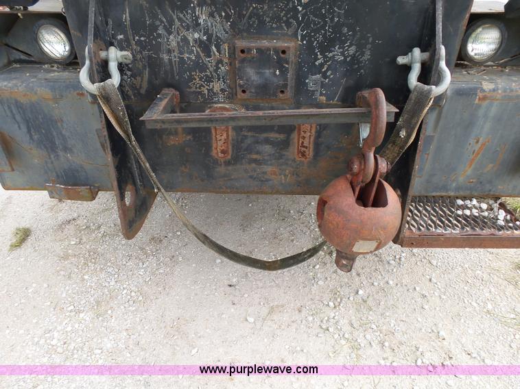 image for item L2039 P & H Omega 122 crane