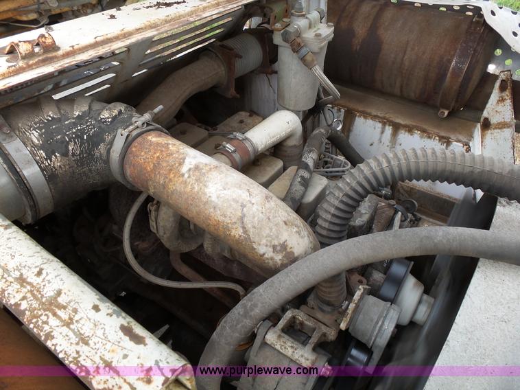 image for item L2039 P & H Omega 122 crane