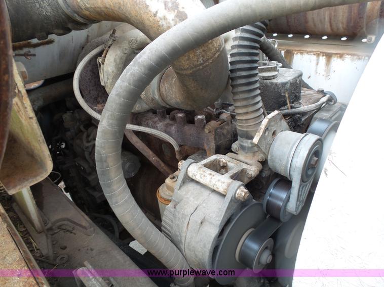 image for item L2039 P & H Omega 122 crane