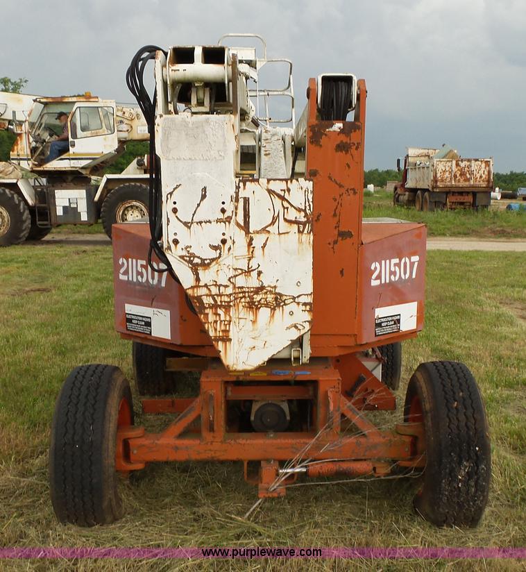 image for item L2040 Snorkelift UNO41E scissor lift