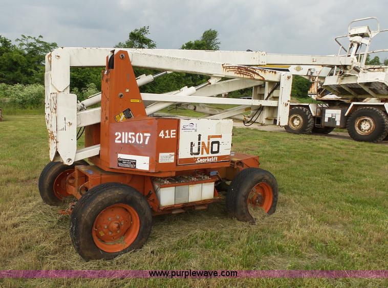image for item L2040 Snorkelift UNO41E scissor lift