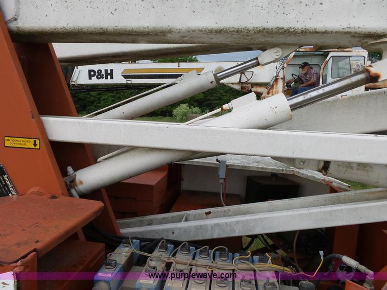 image for item L2040 Snorkelift UNO41E scissor lift