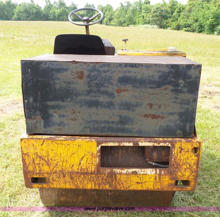 image for item L2043 Stone AVR4000 vibratory double drum roller