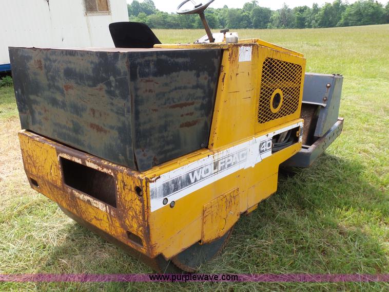 image for item L2043 Stone AVR4000 vibratory double drum roller