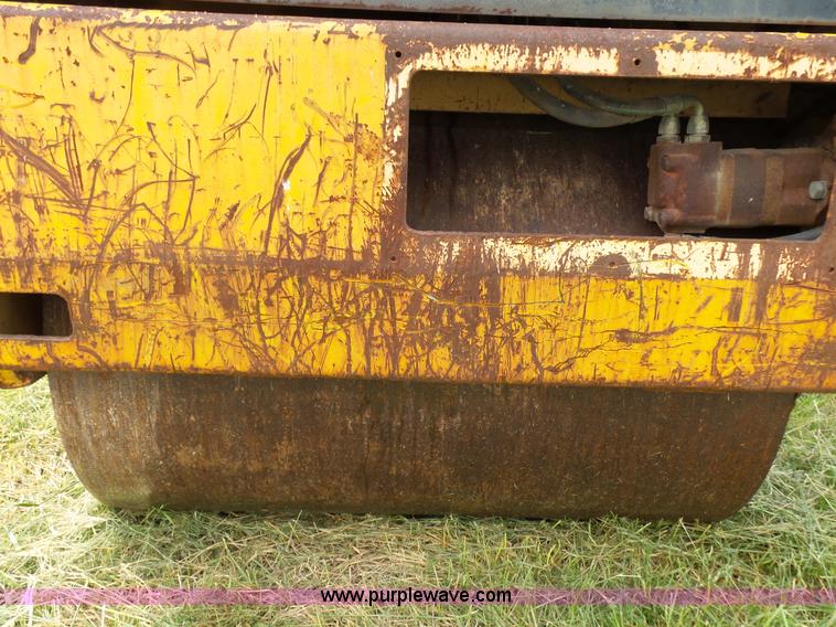 image for item L2043 Stone AVR4000 vibratory double drum roller