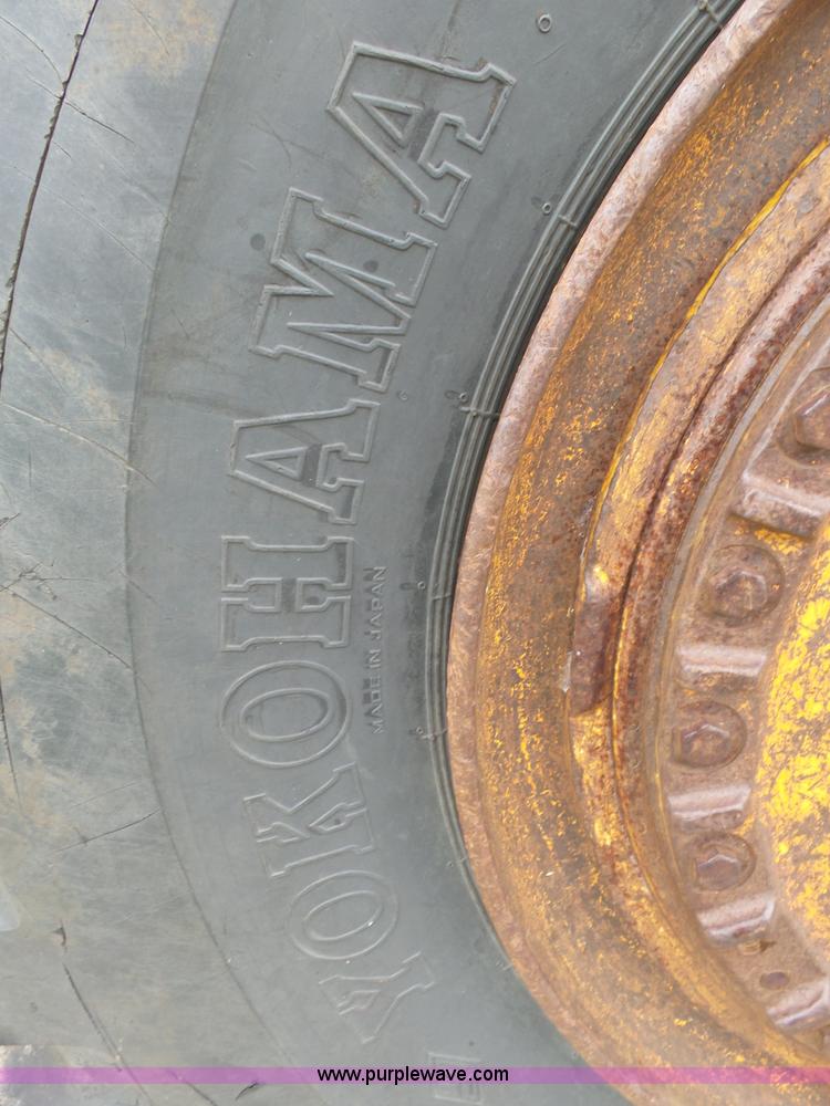 image for item L2044 International 433 Pay Scraper conventional scraper