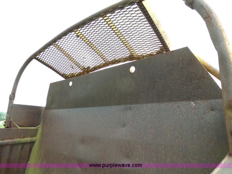 image for item L2044 International 433 Pay Scraper conventional scraper