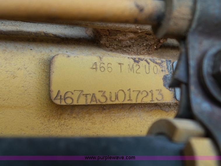 image for item L2044 International 433 Pay Scraper conventional scraper