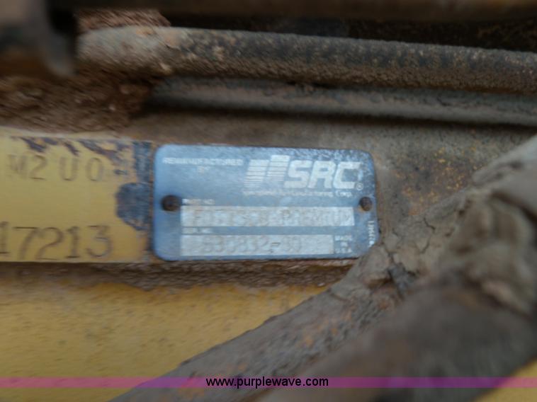 image for item L2044 International 433 Pay Scraper conventional scraper